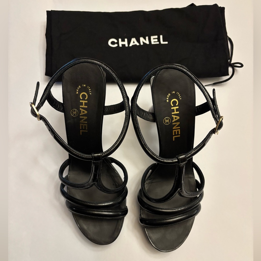Authentic Chanel Runway Parthenon Grecian Size 41 1/2 CHANEL